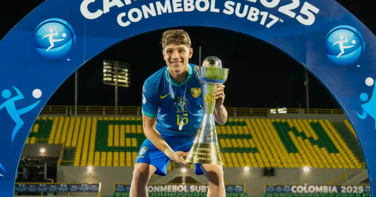 Gustavo Gomes: Ascensão no Athletico e Conquista na Seleção Sub-17