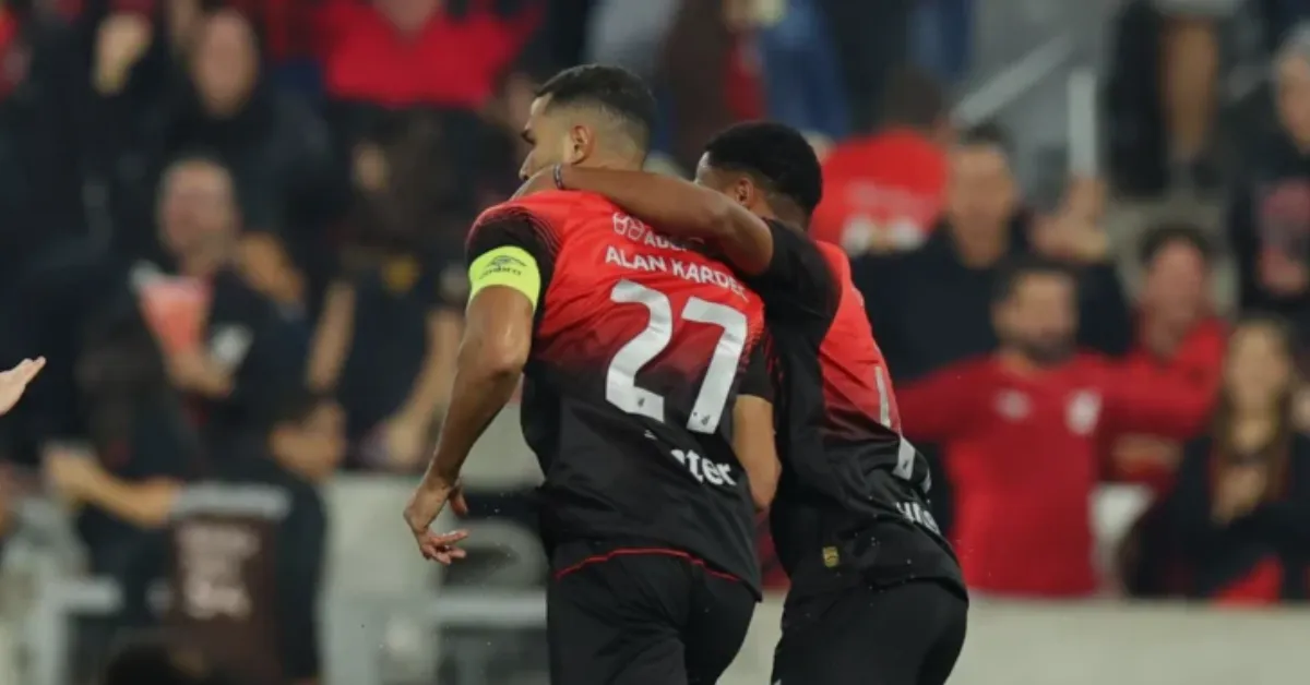 Botafogo-SP Treina em Sintético Antes de Athletico-PR pela Série B com Retorno de Robinho