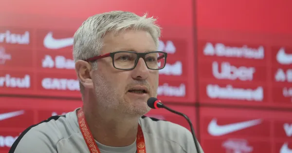 Athletico-PR Série A: Odair Hellmann Avalia Derrota e Caminho para o Acesso