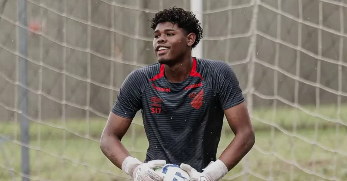 Athletico-PR: Pedro, o Goleiro de 16 Anos que Chega ao Profissional