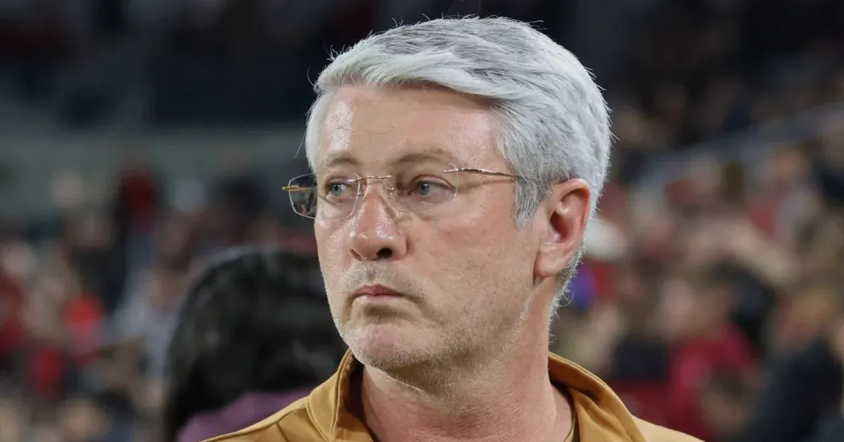 Athletico-PR: Odair Hellmann e as Escolhas Cruciais para a Série B