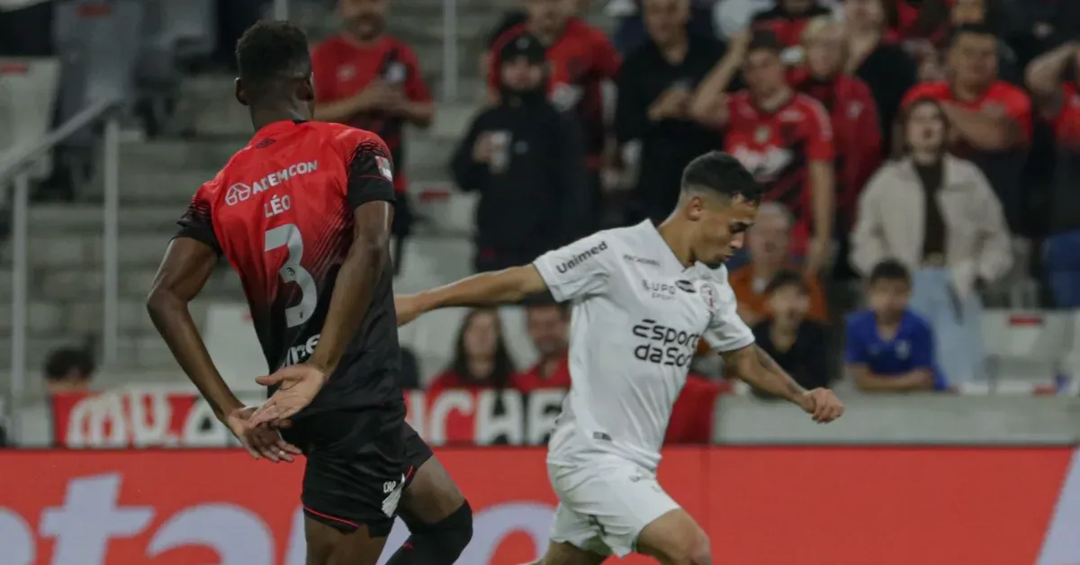 Santos de Volta ao Gol: Revelações Sobre Mycael e o Futuro do Athletico na Série B