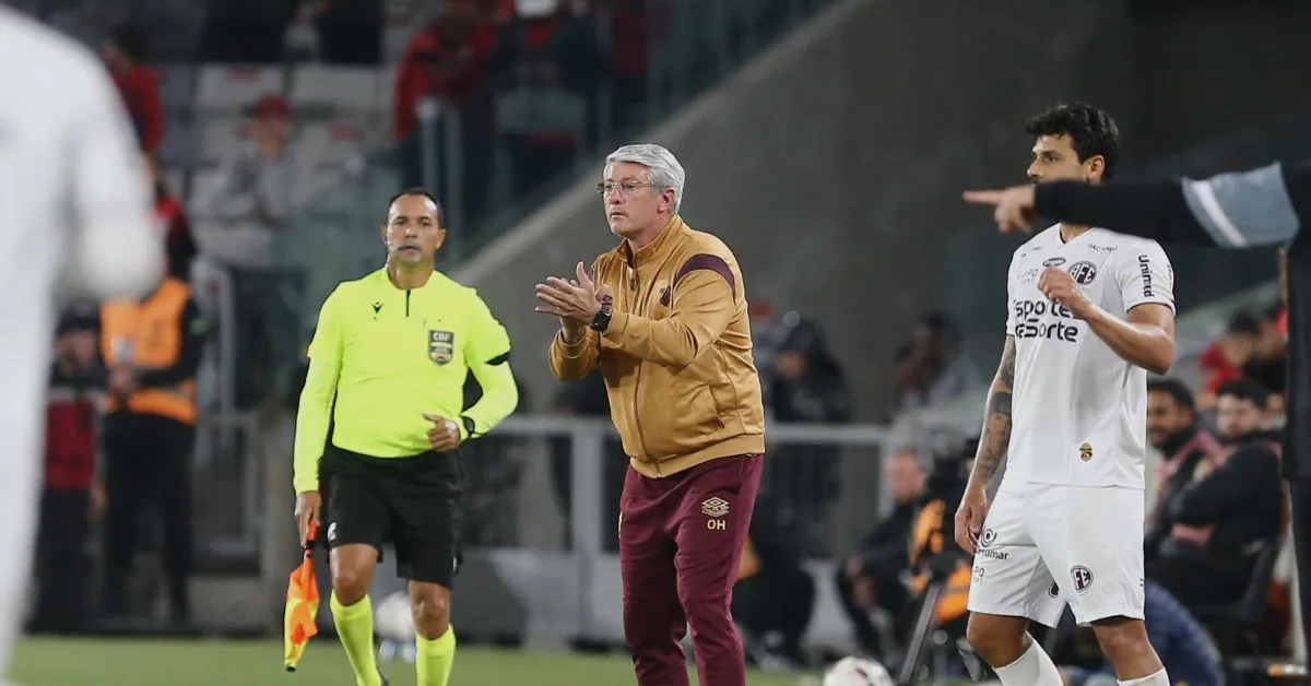 Athletico: Odair Hellmann e a Luta por Estabilidade Defensiva na Série B