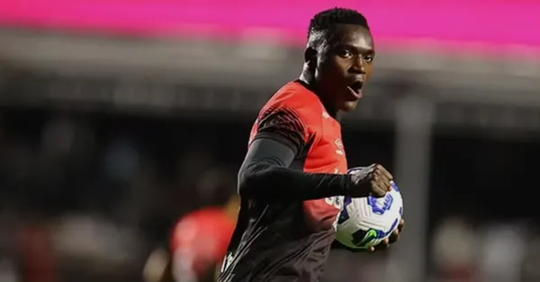 Kevin Viveros Brilha no Athletico: Artilharia e Adaptação Superada