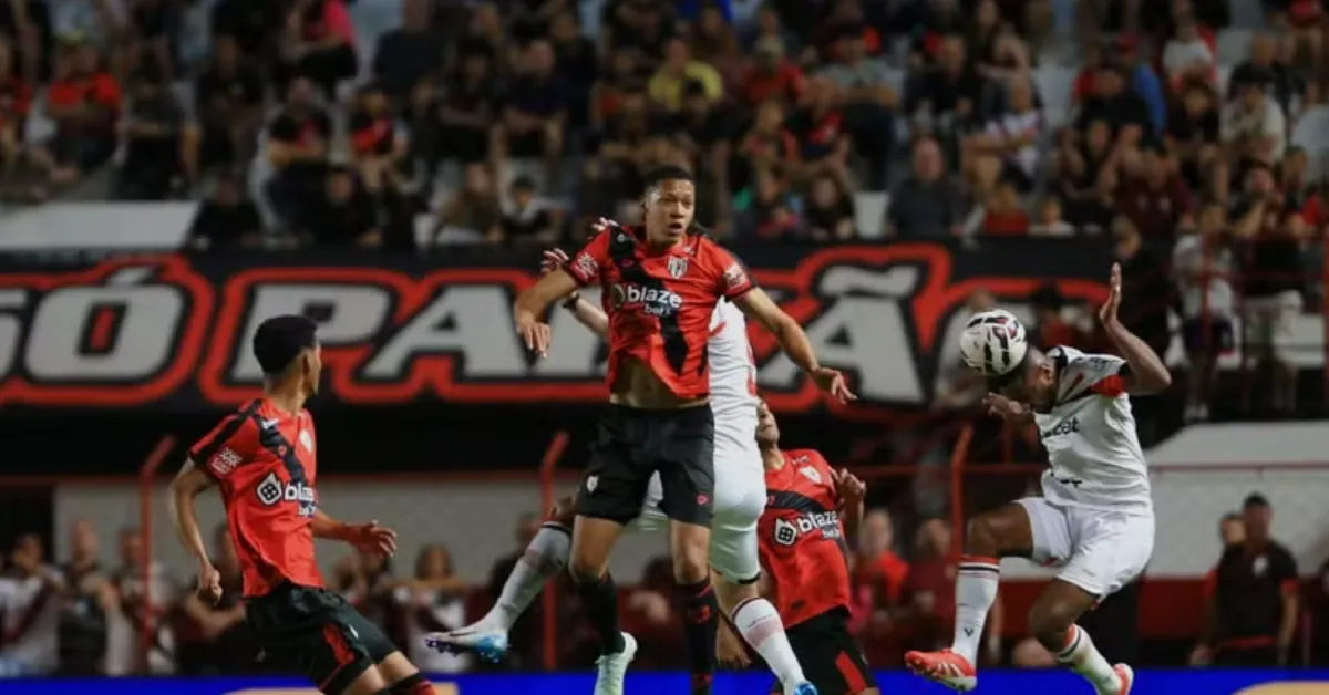 Athletico-PR: Líder Inesperado em Pontos Perdidos na Série B Após Abrir o Placar