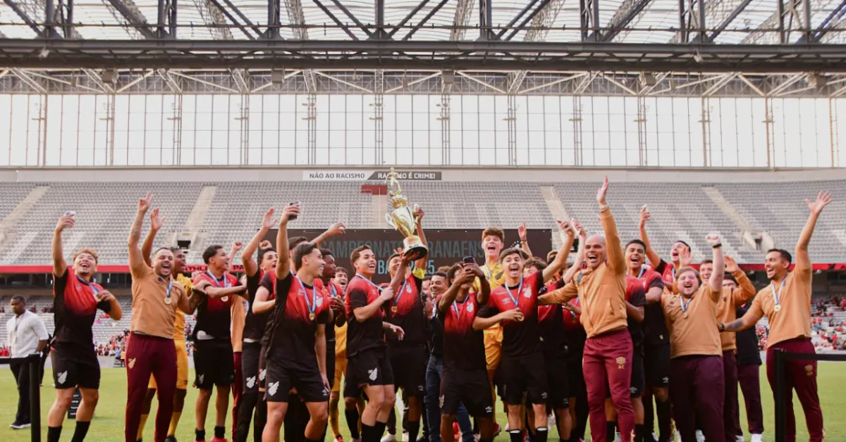 Athletico Sub-17 Ergue O Pentacampeonato Paranaense: Domínio Absoluto no Clássico