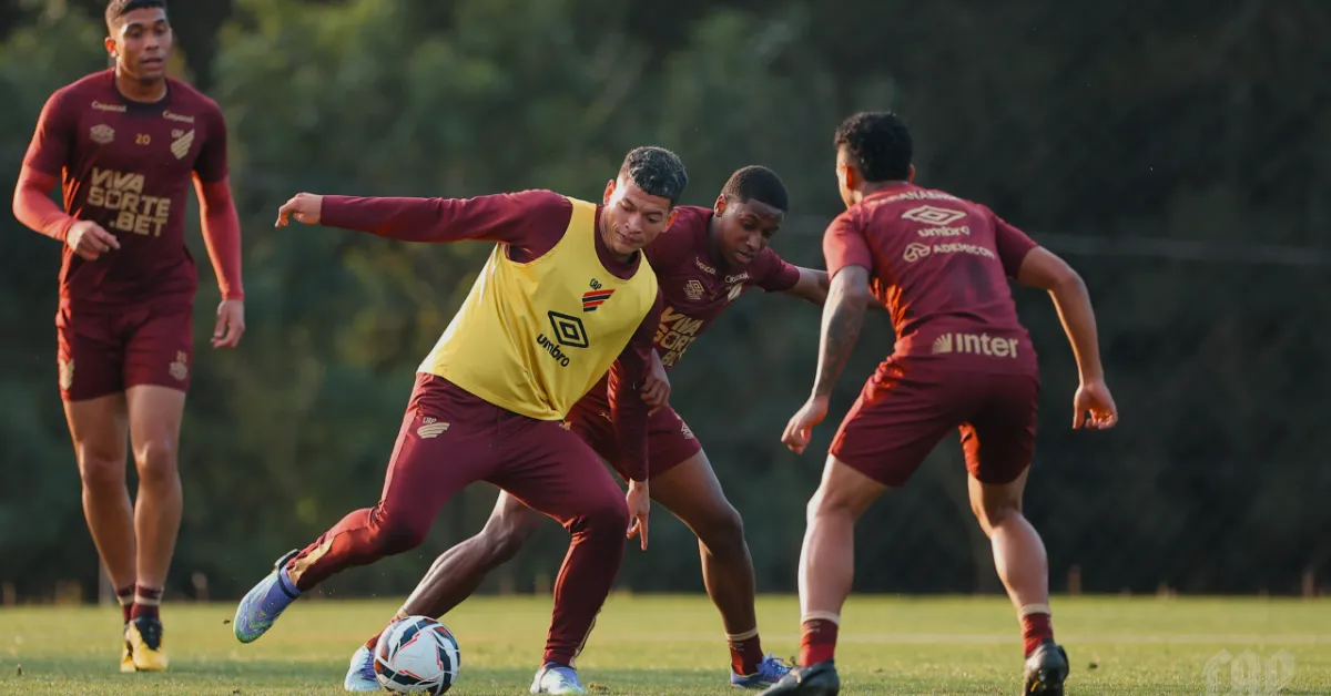 Escalação Athletico-PR x CRB: Odair Hellmann Mantém Base para Duelo Crucial na Série B
