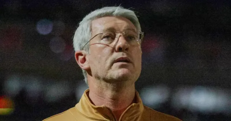 Odair Hellmann Expulso: Técnico do Athletico-PR Questiona Arbitragem de Wilton Pereira Sampaio na Copa do Brasil