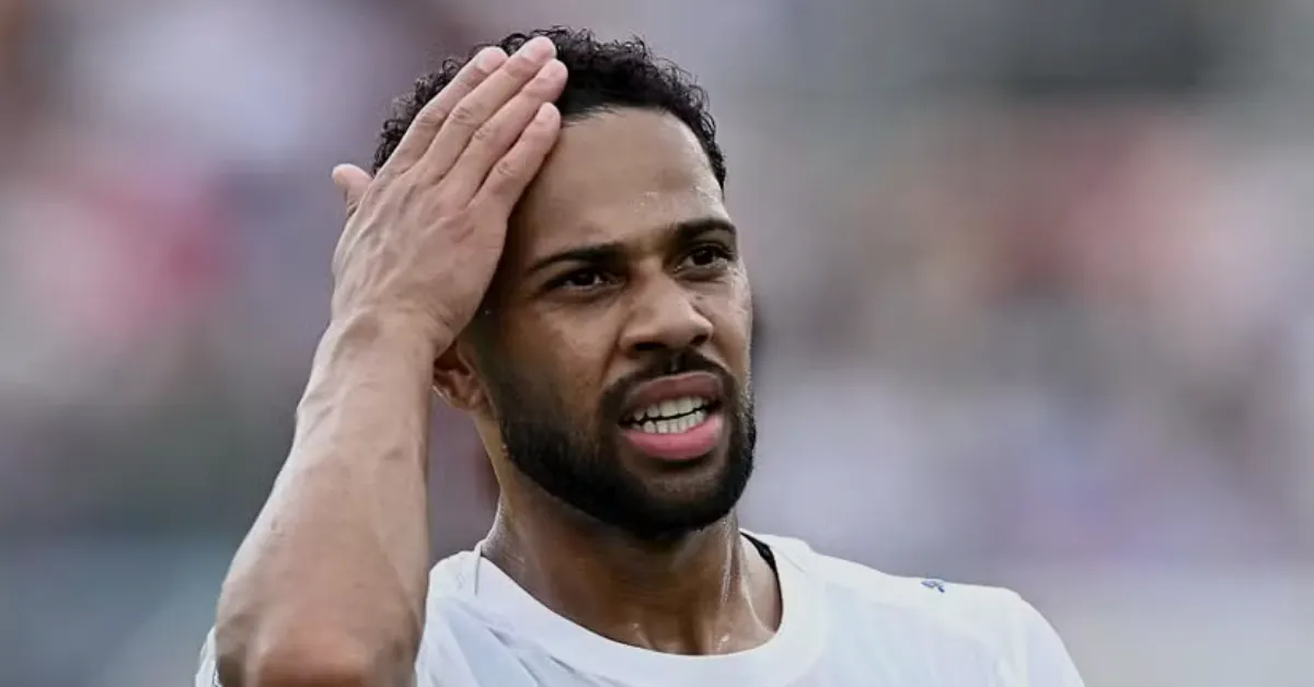 Renan Lodi no CT do Athletico: Disputa Contratual e o Desejo de Retorno ao Furacão