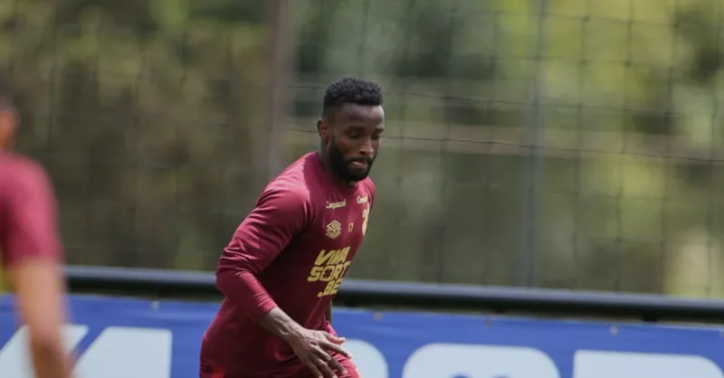 Athletico-PR: Quem Substitui Zapelli e Viveros? As Escolhas de Odair para Vencer o Amazonas