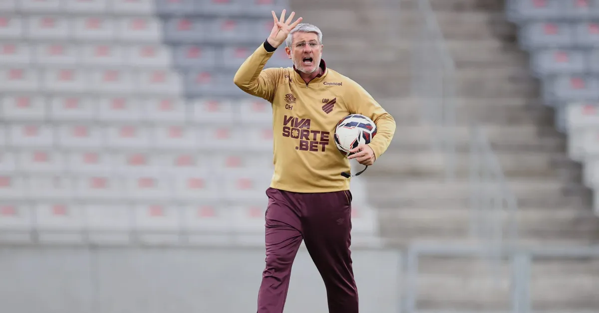 Odair Hellmann Convoca Torcida do Athletico: 