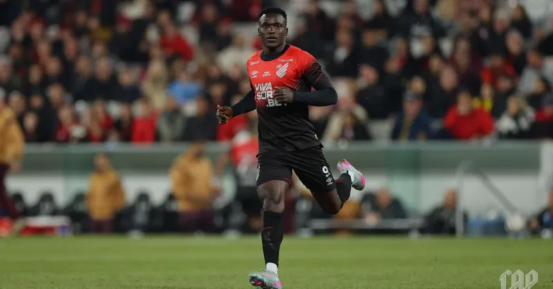 Viveros Decisivo: Atacante do Athletico Garante Pontos Cruciais na Série B