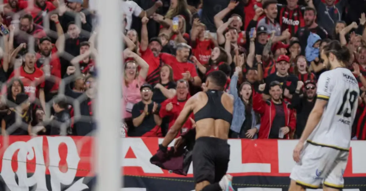 Leozinho Decisivo: Athletico-PR Rumo ao Acesso e a Promessa Cumprida