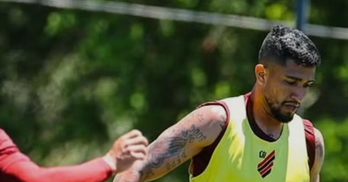 Athletico: Atacante Crucial Retorna para Jogo Decisivo da Série B; Meia Preocupa