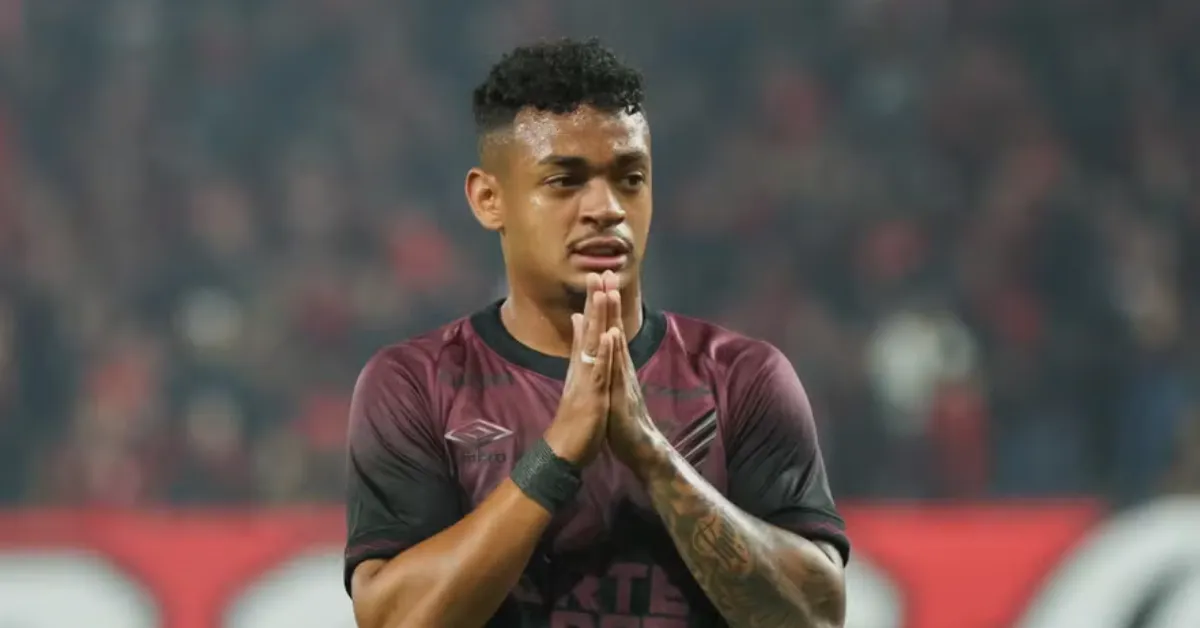 Léo Derik Lesionado: Athletico Busca Solução para Lateral Esquerda Crucial