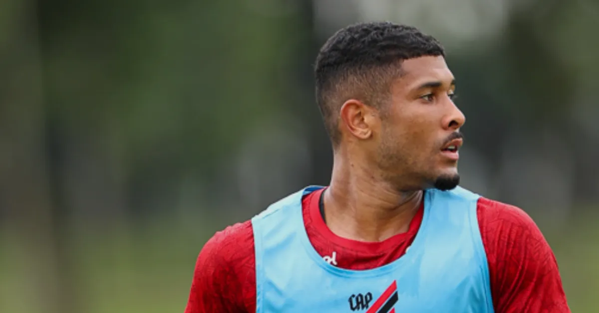 Athletico acerta saída de lateral Fernando para o Ceará