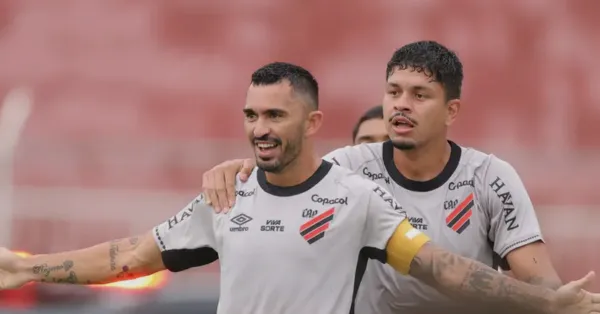 Athletico Paranaense avança para semifinal do Campeonato Paranaense após vencer Foz do Iguaçu